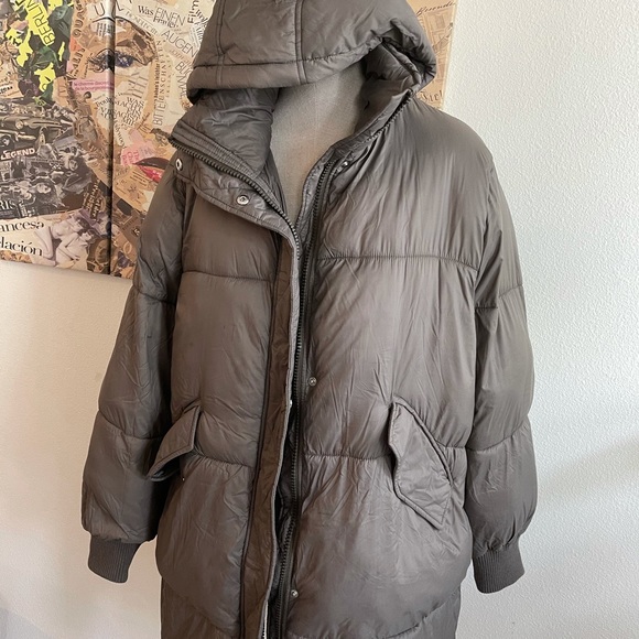 Zara Jackets & Blazers - Green puffy jacket